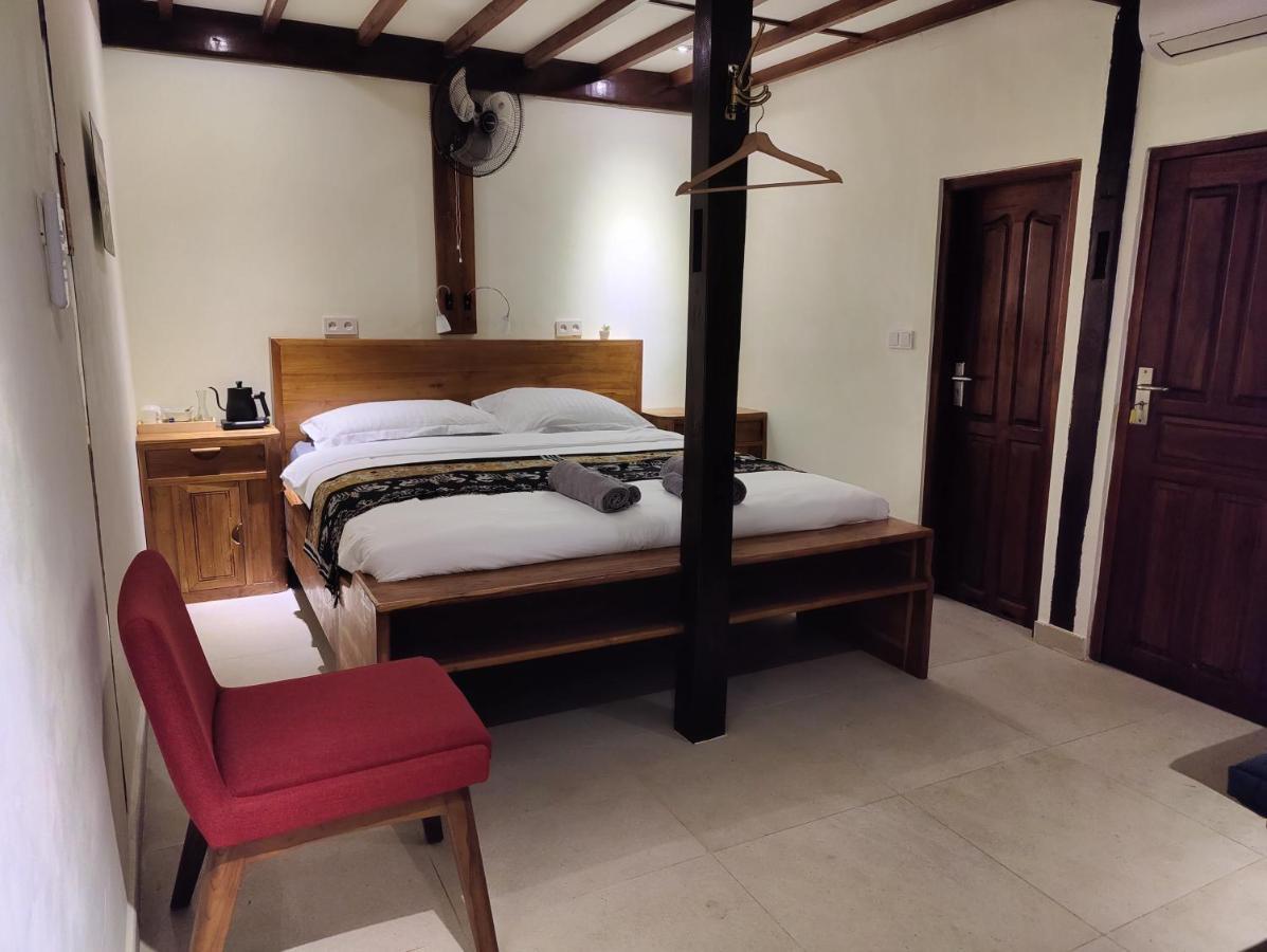 Cool Breeze Authentic Hotel Labuan Bajo Komodo Exterior photo