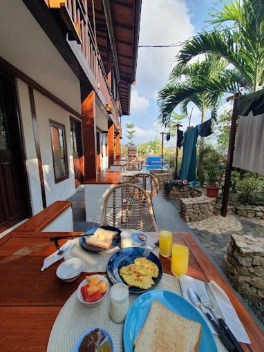 Cool Breeze Authentic Hotel Labuan Bajo Komodo Exterior photo